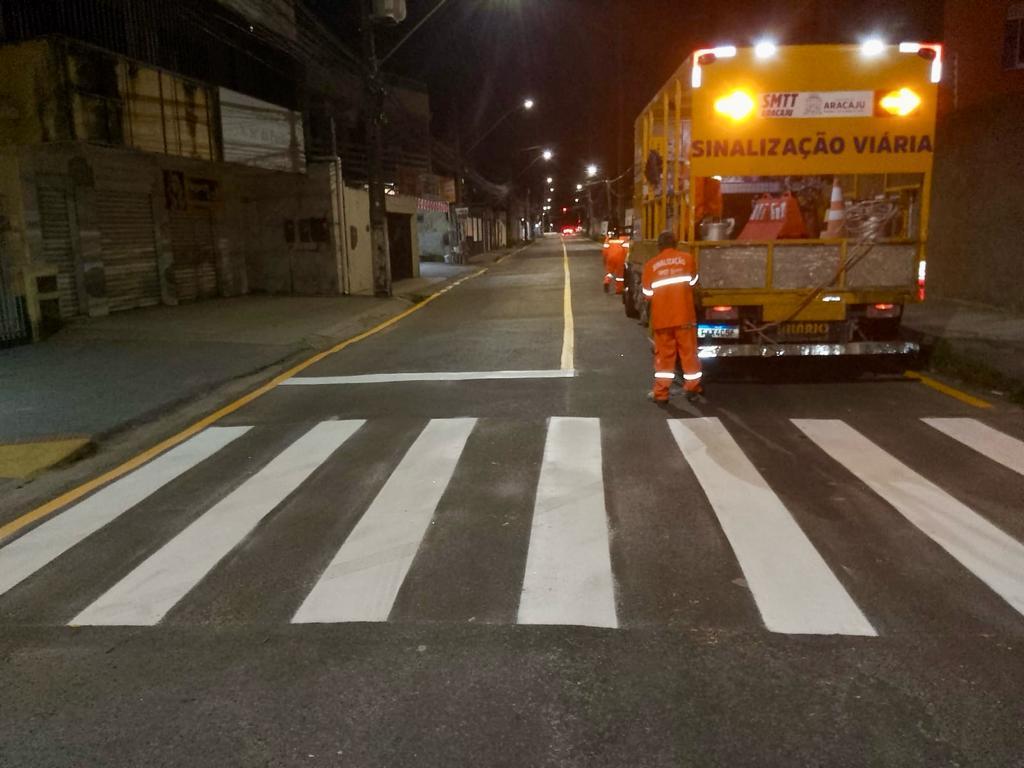 SMTT executa pinturas de sinalizações de trânsito em diferentes pontos da capital - SMTT Aracaju